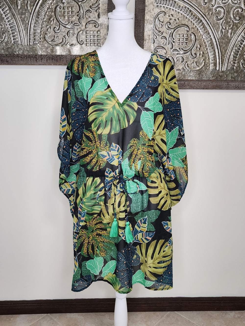 Rise & Bloom Tropical Leaf V-Neck Tunic Dress Cover-up Med Vacation Resortwear